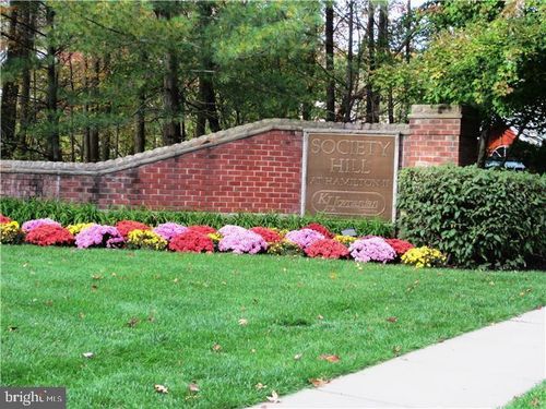 98 Versailles Ct, HAMILTON, NJ, 08619-4646 | Card Image