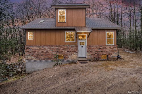 6161 Bennett Rd, Hubbard Lake, MI, 49747-9607 | Card Image