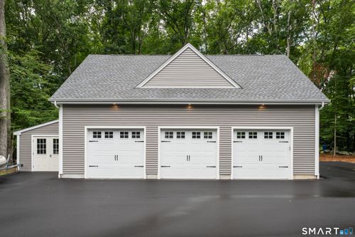 88 Orcutt Dr, Guilford, CT, 06437-2220 | Card Image
