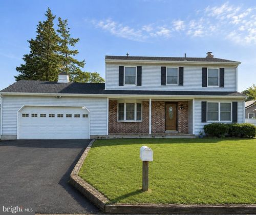 7 Mayflower Dr, Tuckerton, NJ, 08087-9629 | Card Image