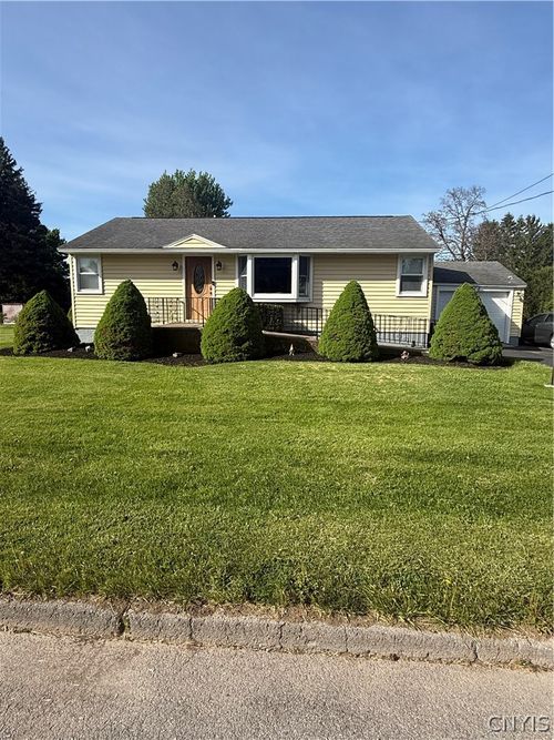 414 W Lewis St, Canastota, NY, 13032-1042 | Card Image