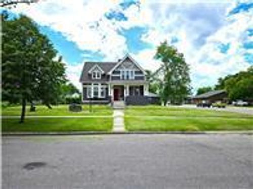 721 Labree Ave N, Thief River Falls, MN, 56701-1632 | Card Image