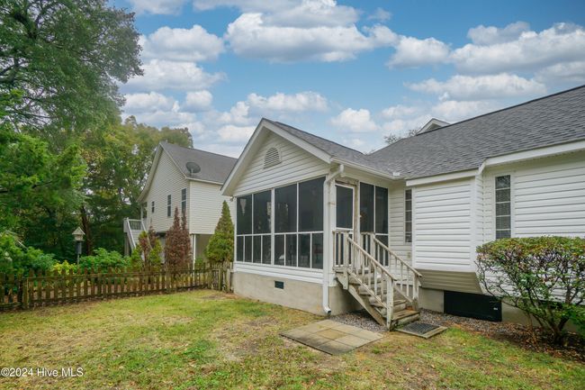 106 Se 21 St St, House other with 4 bedrooms, 3 bathrooms and 2 parking in Oak Island NC | Image 24