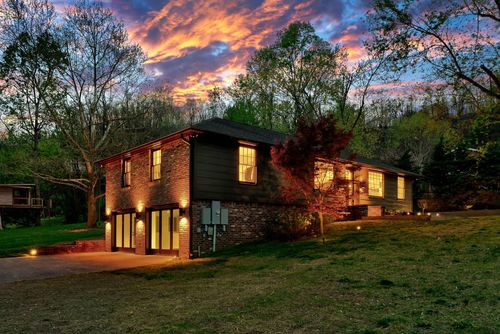 105 Dogwood Ln, Franklin, TN, 37064-5253 | Card Image