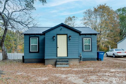 1327 11th St, Statesville, NC, 28677-7013 | Card Image