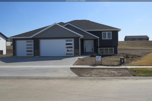 1912 2nd Ave Se, Le Mars, IA, 51031-2744 | Card Image