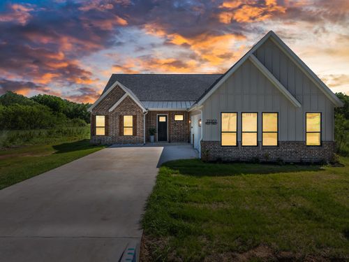 22202 Field St, Whitney, TX, 76692-5825 | Card Image
