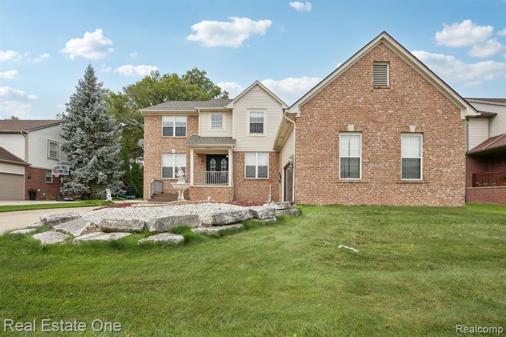Fox Woods Ln, Rochester Hills, MI 48307