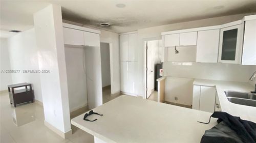 530 Nw 99th St, Miami, FL, 33150-1621 | Card Image