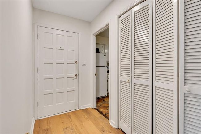 702 Hanover Ln Se, Condo with 2 bedrooms, 2 bathrooms and 2 parking in Marietta GA | Image 6