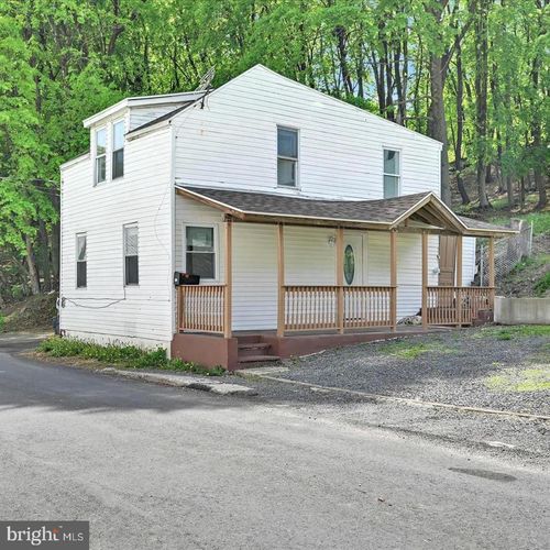 605 N 8th St, POTTSVILLE, PA, 17901-1501 | Card Image