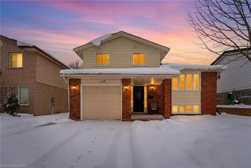 139 The Country Way, Kitchener, ON, N2E2L1 | Card Image