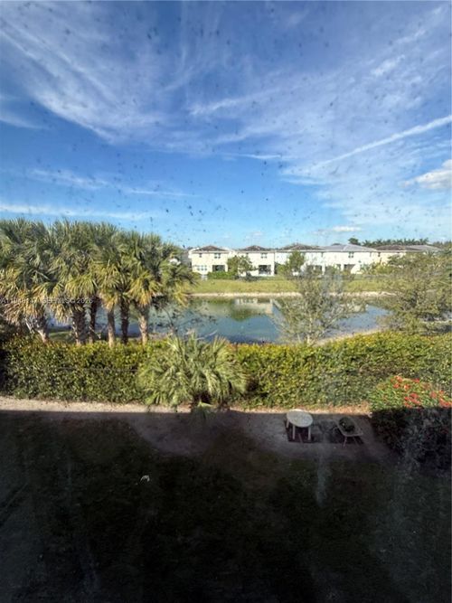 apt-307-1021 Crystal Lake Dr, Deerfield Beach, FL, 33064-1926 | Card Image