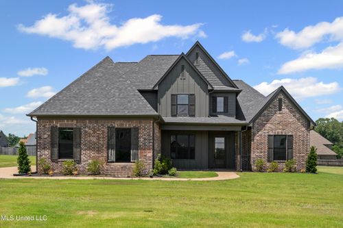 4172 Brooke Dr, Nesbit, MS, 38651-1102 | Card Image