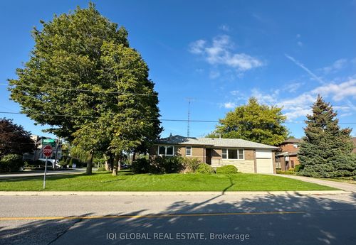 188 Maple Ave, Richmond Hill, ON, L4C2J1 | Card Image