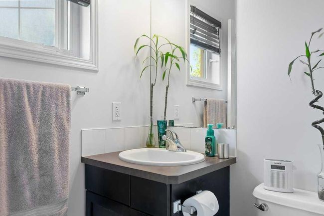 117 Chaparral Valley Gdns Se, Townhouse with 3 bedrooms, 3 bathrooms and 2 parking in Calgary AB | Image 27