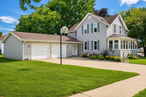 129 Washington, Denver, IA, 50622 | Card Image