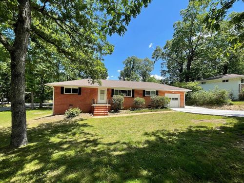 1310 Aswan Dr, Signal Mountain, TN, 37377-2618 | Card Image