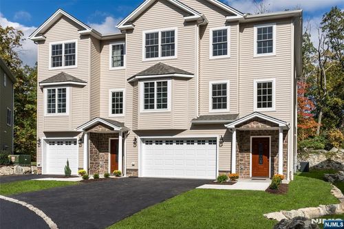 5 Stanley Way, Wanaque, NJ, 07465-2600 | Card Image
