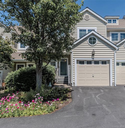 64 Hudson View Ter, Hyde Park, NY, 12538-3532 | Card Image