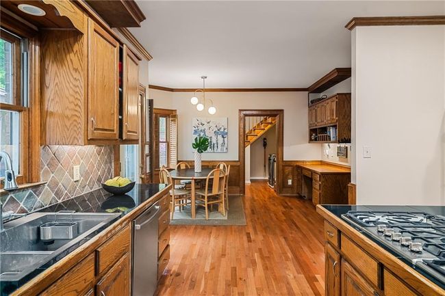 6040 Neely Farm Dr, House other with 5 bedrooms, 5 bathrooms and null parking in Peachtree Corners GA | Image 11