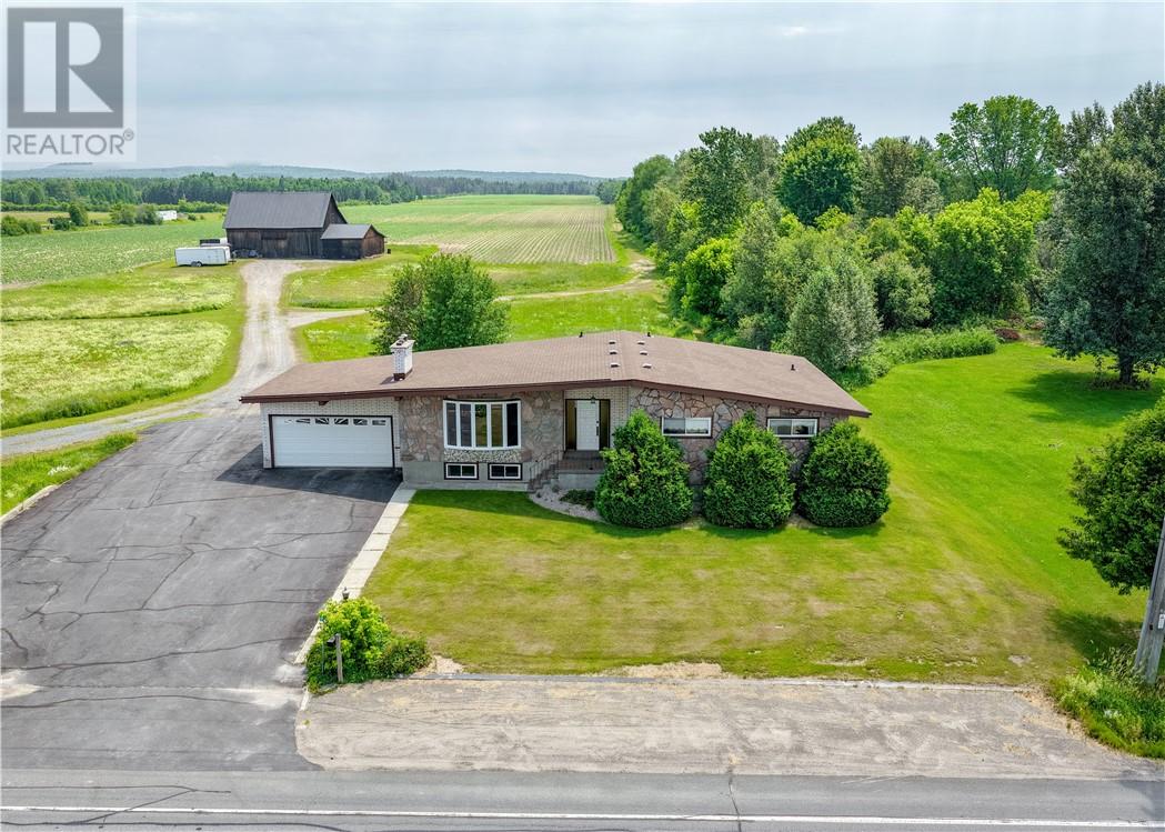 Residential in Hanmer