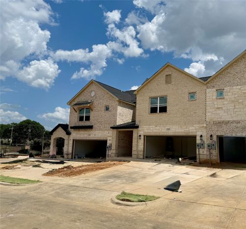 126 Homes Dr, Grand Prairie, TX, 75050 | Card Image