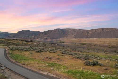 33 Stagecoach Lane, Malaga, WA, 98828 | Card Image