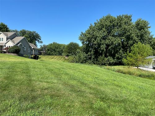 6806 Nw 98th Street, Johnston, IA, 50131 | Card Image