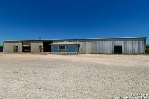 1538 N Highway 123, Karnes City, TX, 78118 | Card Image