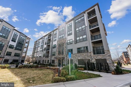 4j-12875 Mosaic Park Way, HERNDON, VA, 20171-5426 | Card Image