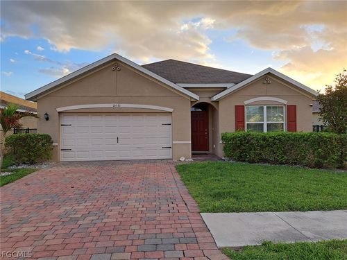 10531 Canal Brook Ln, LEHIGH ACRES, FL, 33936-6674 | Card Image