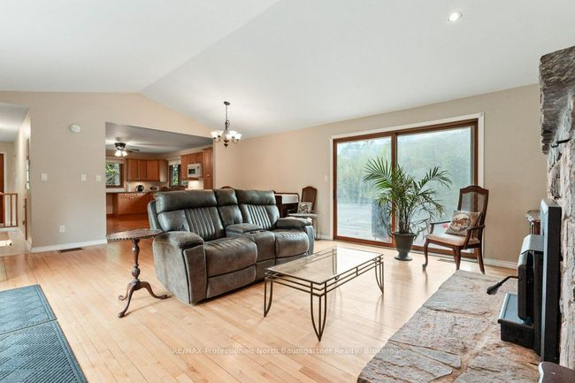1080 Queens Line Rd, House other with 3 bedrooms, 1 bathrooms and 6 parking in Minden Hills ON | Image 7