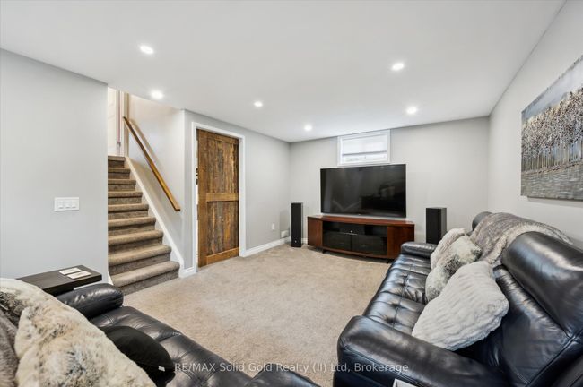 125 Macgregor Cres, House other with 3 bedrooms, 2 bathrooms and 5 parking in Waterloo ON | Image 32