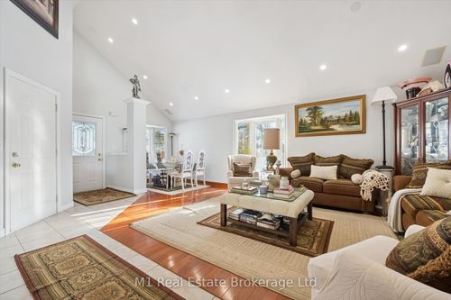 84 Porter Crt, Guelph, ON, N1L1L8 | Card Image