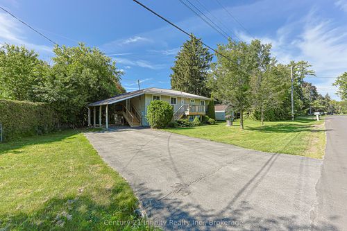 7 Robmar St, Whitby, ON, L1M1T8 | Card Image