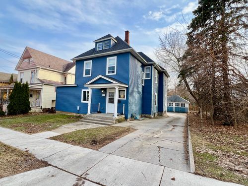 2-216 E South St, Woodstock, IL, 60098-4200 | Card Image