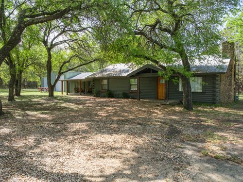 2731 Garrett Ln, China Spring, TX, 76633-2821 | Card Image