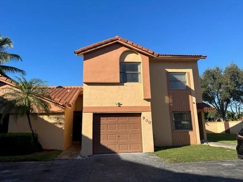 900 Sw 113th Ter, Pembroke Pines, FL, 33025-4302 | Card Image