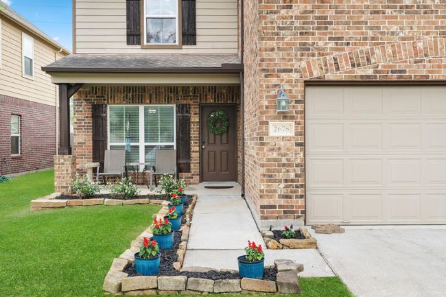 A welcoming front porch! | Image 6
