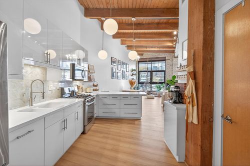 unit-205-404 Washington Ave N, Minneapolis, MN, 55401-2902 | Card Image