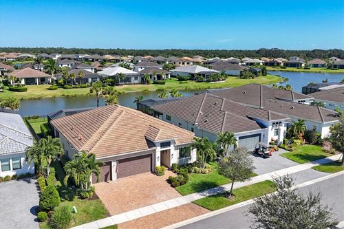 9008 Bernini Pl, SARASOTA, FL, 34240-2509 | Card Image