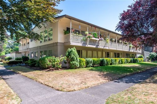 1951 Louisiana St, Longview, WA, 98632-3666 | Card Image