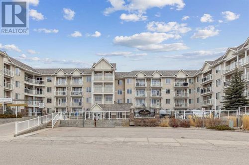 500 Rocky Vista Gdns Nw, Calgary, AB, T3G0C3 | Card Image