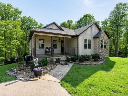 140 Eagle Crest Ln, Parsons, TN, 38363-4094 | Card Image