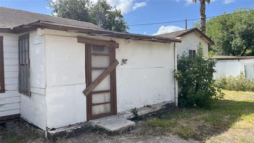 2005 W Abilene Dr, Weslaco, TX, 78599-3940 | Card Image