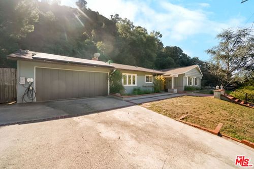 5532 Ocean View Blvd, La Canada Flintridge, CA, 91011-1216 | Card Image