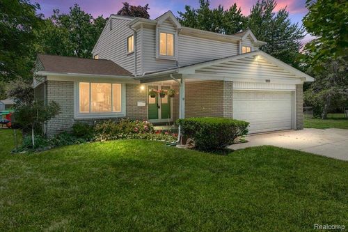 9215 Westbury Ave, Plymouth, MI, 48170-4729 | Card Image