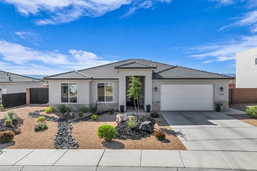 789 S Mincio Cir, St George, UT, 84770-1428 | Card Image