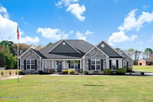 101 Jeter Dr, Pikeville, NC, 27863-8138 | Card Image